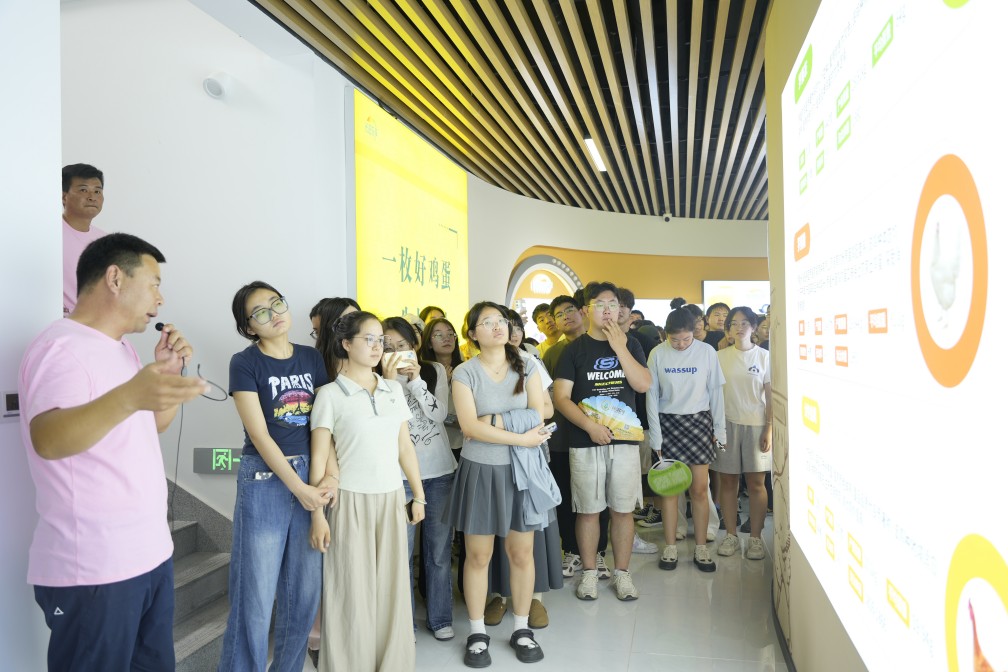 【長(zhǎng)田動(dòng)態(tài)】校企聯(lián)動(dòng)促融合 攜手共進(jìn)筑未來(lái)——山東理工大學(xué)師生參訪長(zhǎng)田實(shí)業(yè)